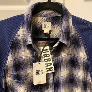 URBAN OUTFITTERS ladies PLAID SHIRT size L, blue and white NEW WITH TAGS.